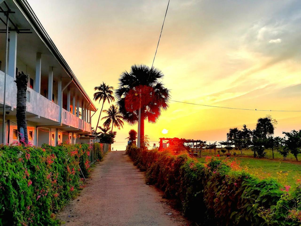 Lobster Inn Trincomalee Luaran gambar